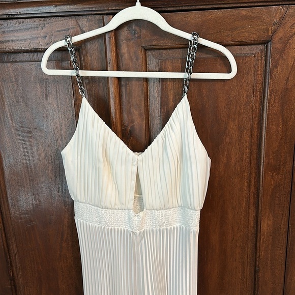 Alice & Olivia Gloria Chain Strap Jumpsuit - Picture 11 of 17